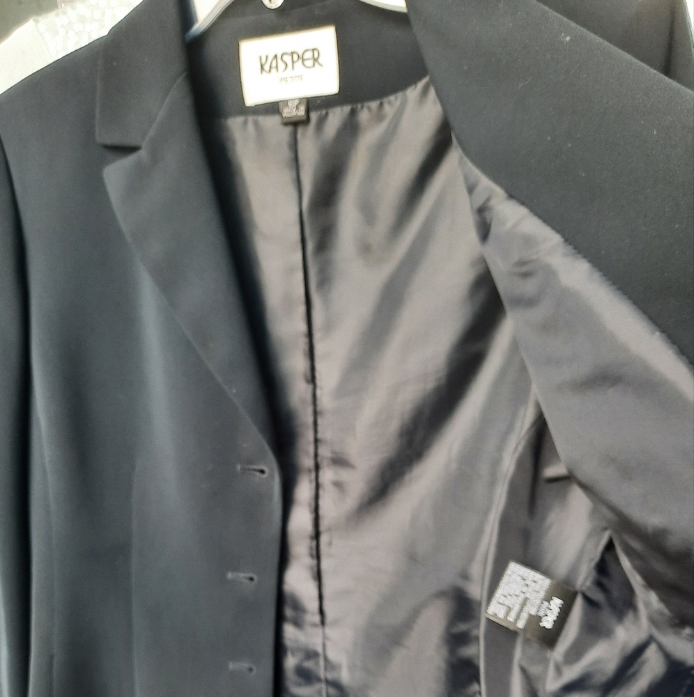 Blazer - Picture 4 of 6